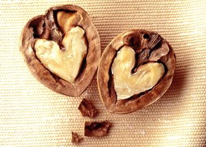 הוכחה נוספת – אגוזים טוב ללב