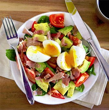 ביצים וירקות טריים – שילוב מנצח