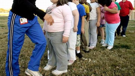 נשים שסבלו מעודף משקל בילדותן והסיכון לחלות בסרטן המעי הגס