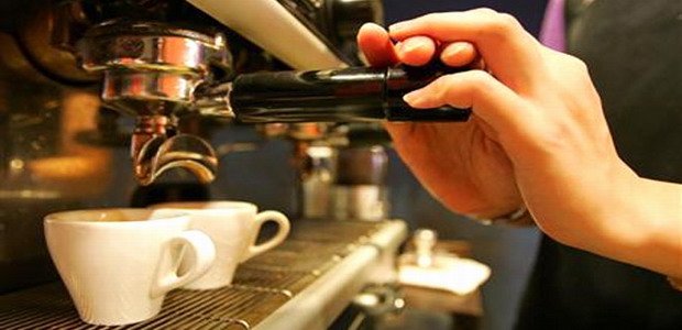 בשורה לאוהבי הקפה - חיים בריאים וארוכים Drinking_Coffee