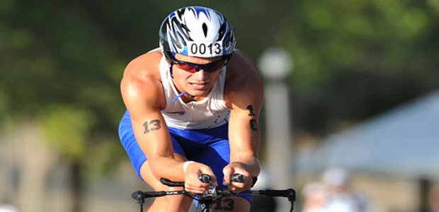 ספורטאים בתחרויות עצימות - היזהרו משתייה מופרזת של מים ironman-drinking-water